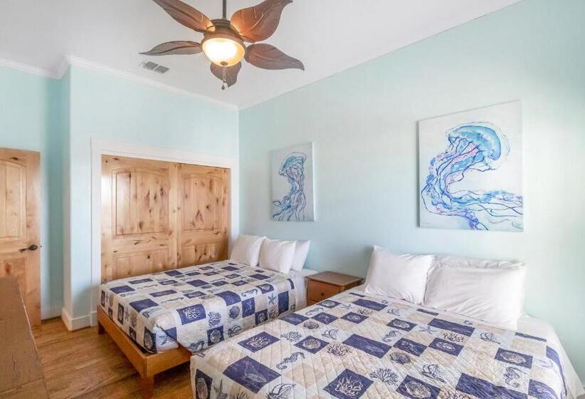 مُتل Tropic Island Resort