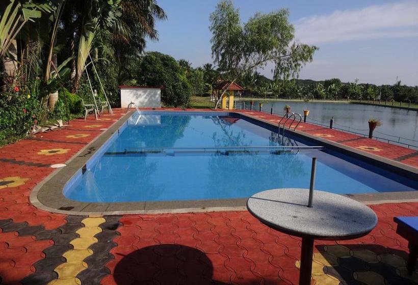 Royal Riviera  & Resort