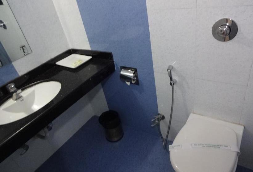 Royal Riviera  & Resort