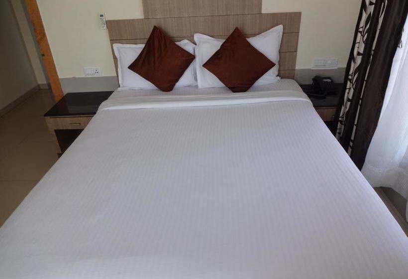 Royal Riviera  & Resort