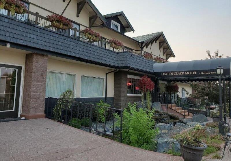 Three Forks Lewis & Clark Motel