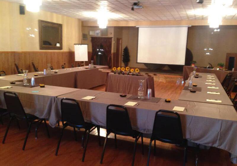 Three Forks Lewis & Clark Motel