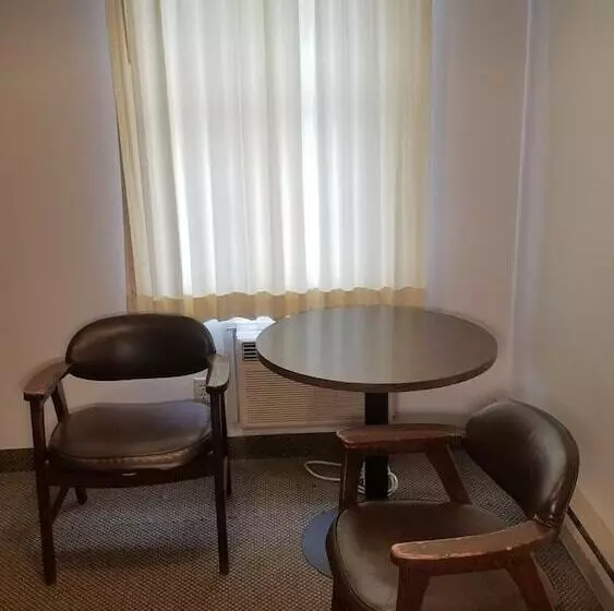 Amber Inn Motel