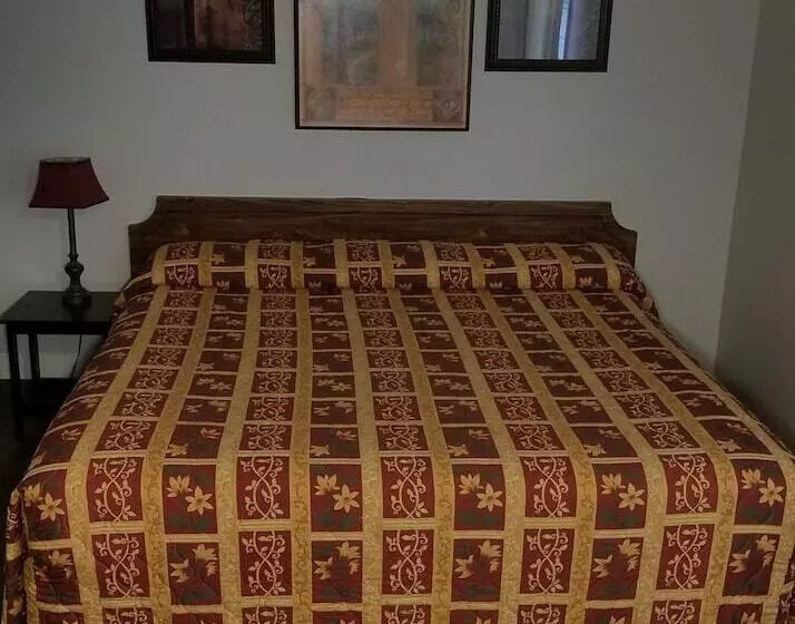 Amber Inn Motel