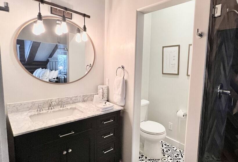 مبيت وإفطار Alaskan Inn