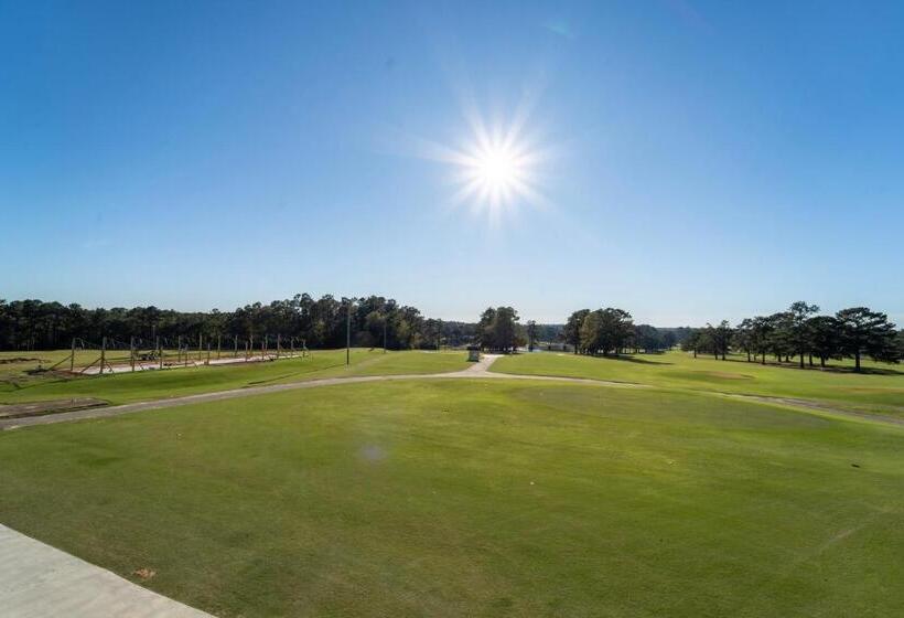 호텔 Dothan National Golf Club And