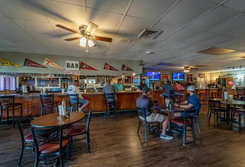 호텔 Dothan National Golf Club And