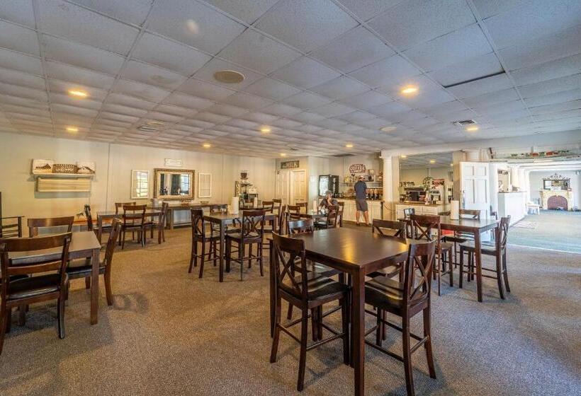 호텔 Dothan National Golf Club And