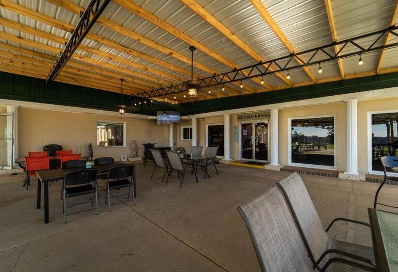 호텔 Dothan National Golf Club And