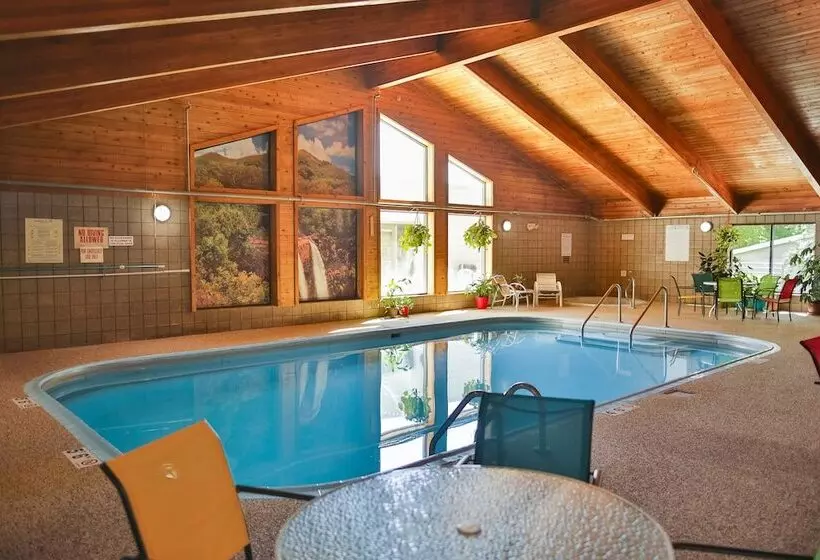 Hotelli Riverside Inn
