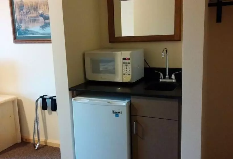 Hotelli Riverside Inn