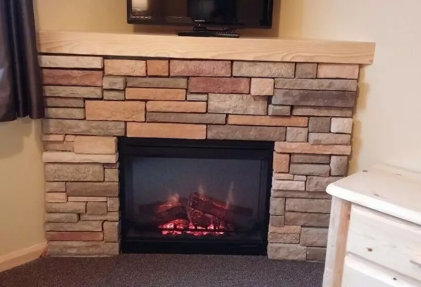 Hotelli Riverside Inn