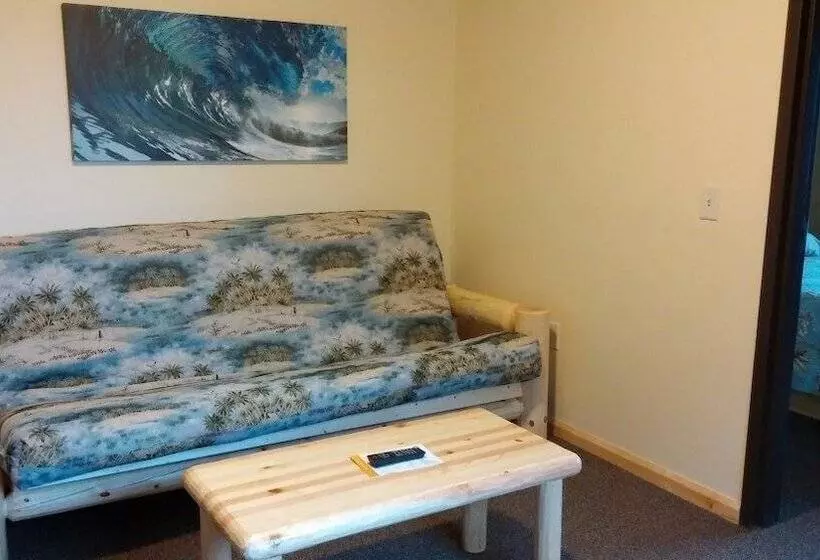 Hotelli Riverside Inn