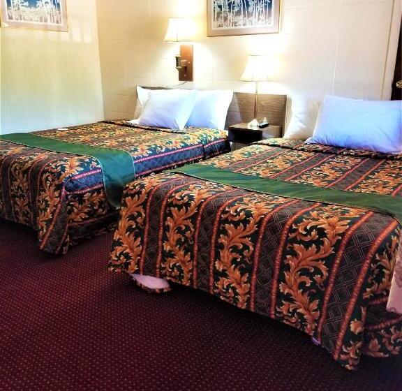 هتل Town House Motor Inn