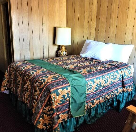 هتل Town House Motor Inn