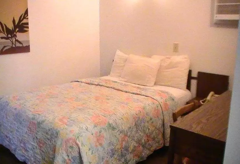 Island Park Motel