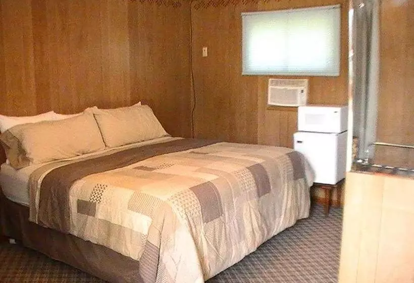 Island Park Motel