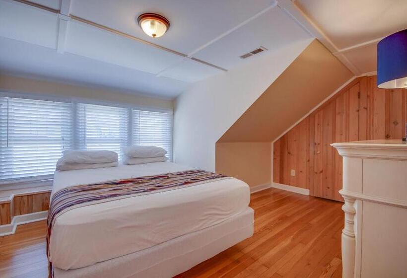 Majestic Hotel & Apartments