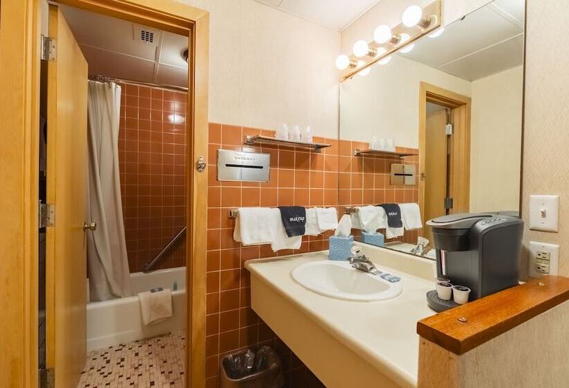 فندق على الطريق Aisling Suites The Midtown