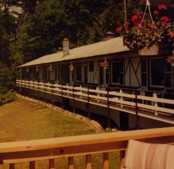 モーテル The Lodge At Loon Lake