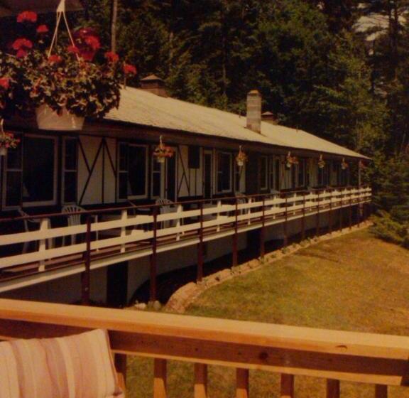 מוטל The Lodge At Loon Lake