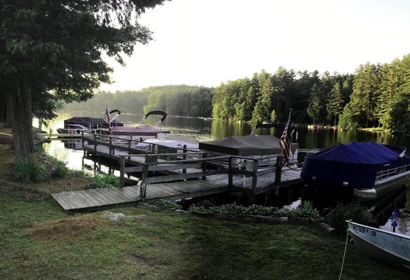 מוטל The Lodge At Loon Lake