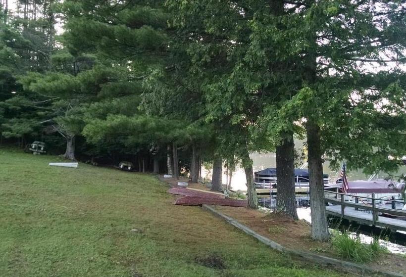 מוטל The Lodge At Loon Lake