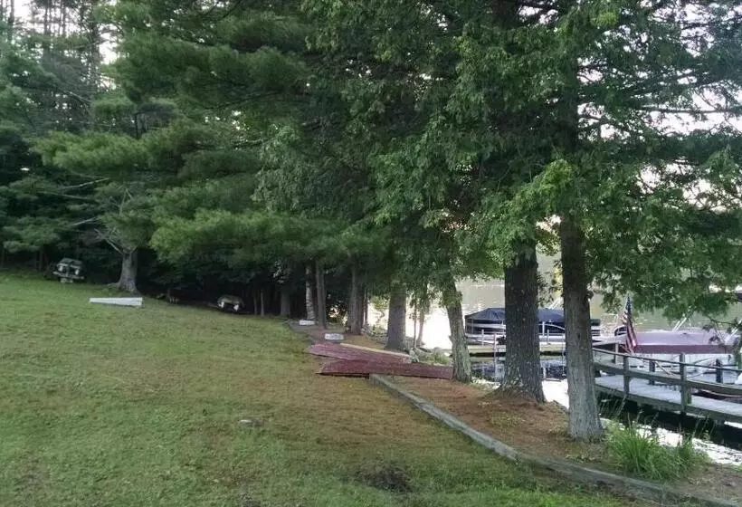 モーテル The Lodge At Loon Lake