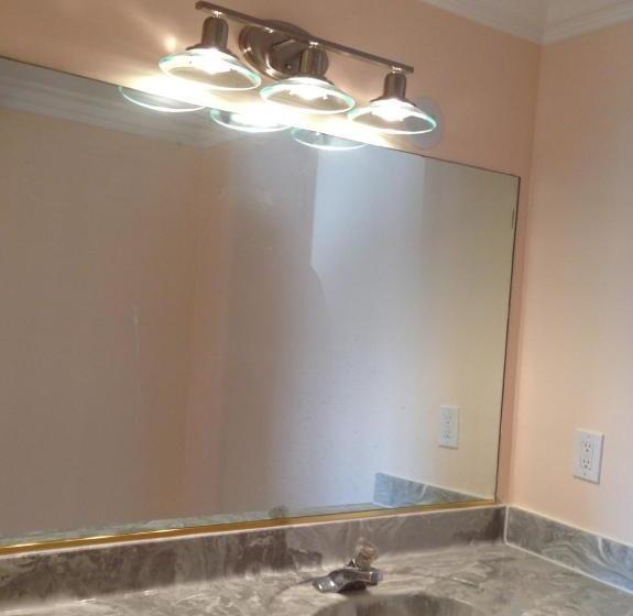 فندق على الطريق Economy Inn