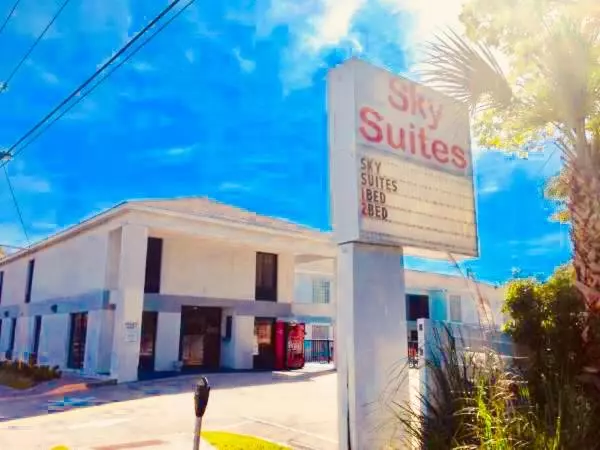 Motelli Sky Suites