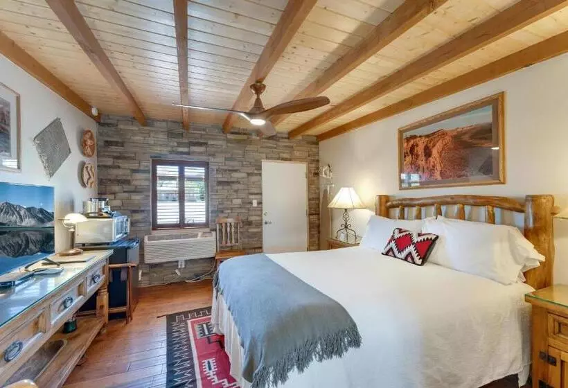 モーテル Stone Lizard Lodge