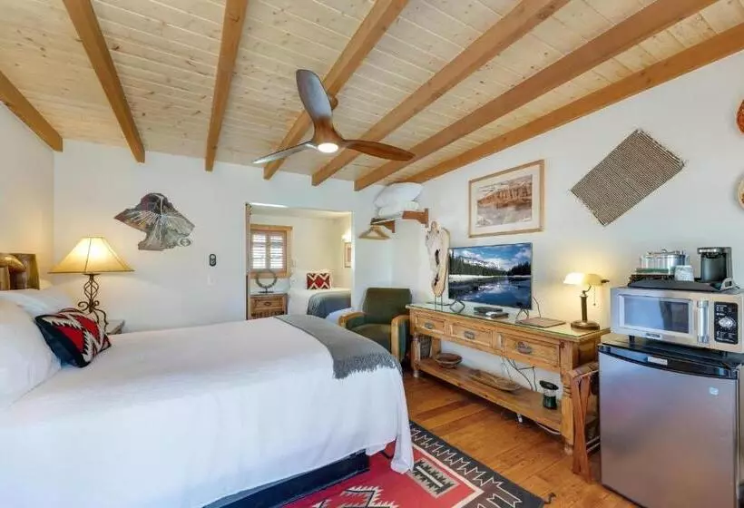モーテル Stone Lizard Lodge