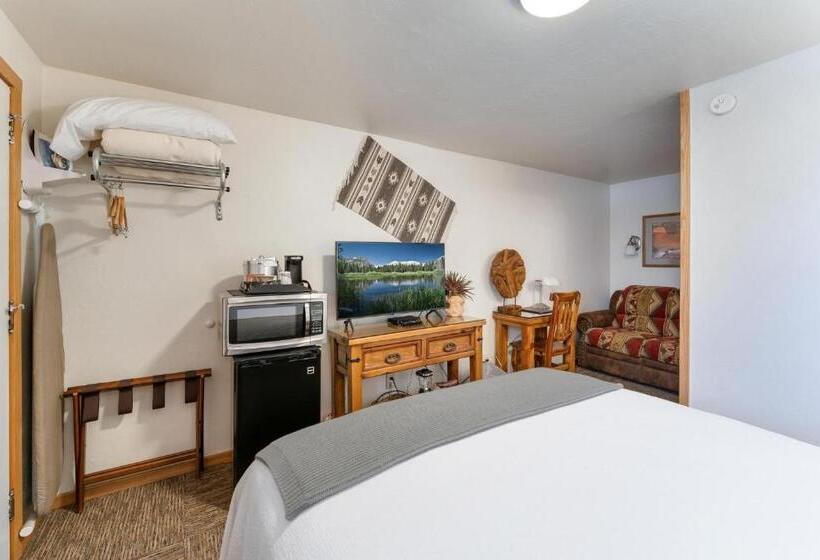 فندق على الطريق Stone Lizard Lodge