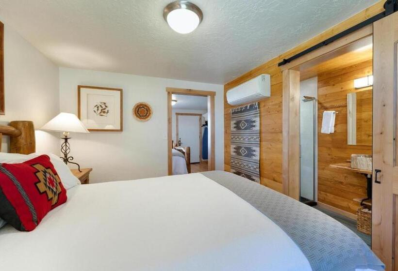 فندق على الطريق Stone Lizard Lodge