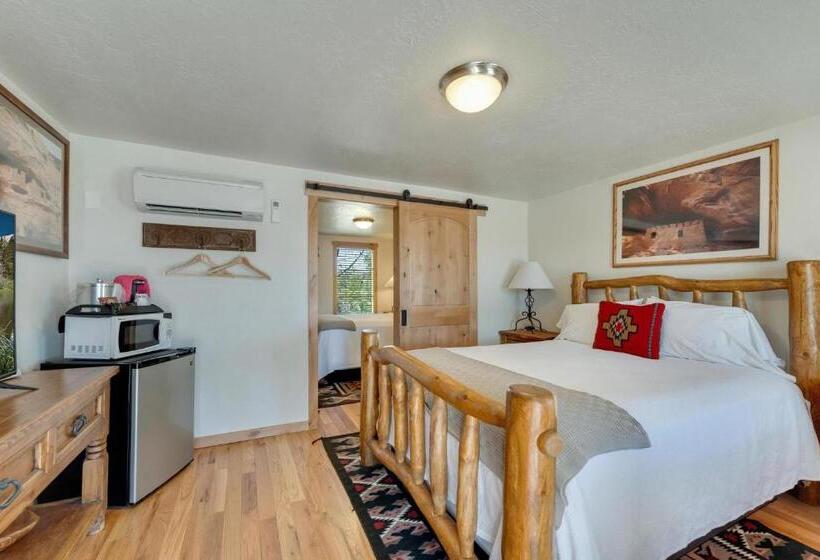 فندق على الطريق Stone Lizard Lodge