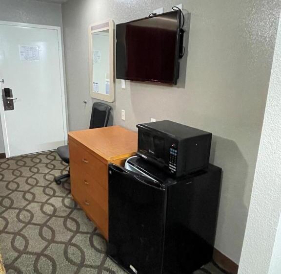 فندق على الطريق Super 7 Inn