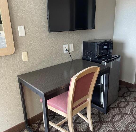 فندق على الطريق Super 7 Inn