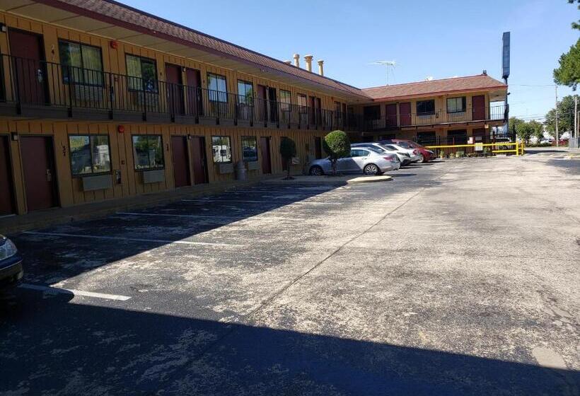 فندق على الطريق Super 7 Inn