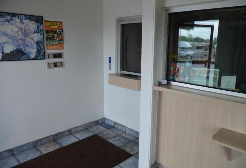 فندق على الطريق Super 7 Inn