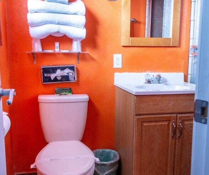 מוטל Swiss Holiday Lodge