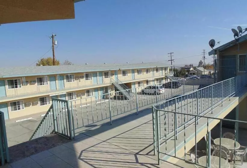 モーテル Western Inn & Suites