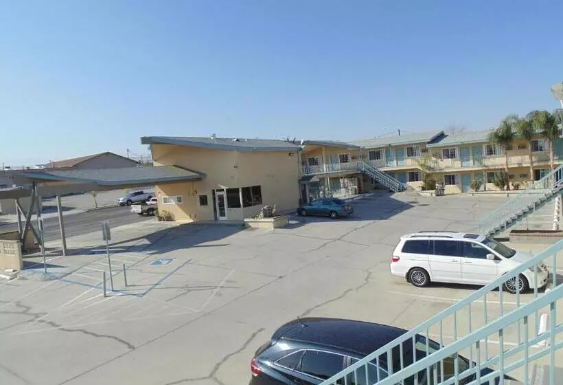 モーテル Western Inn & Suites