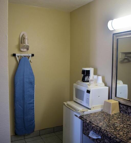 فندق على الطريق Western Inn & Suites