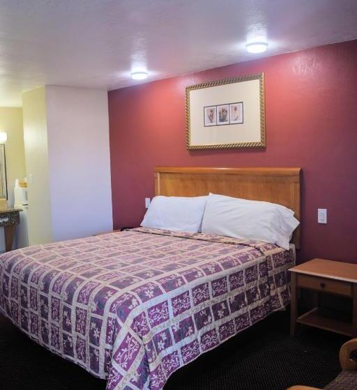 فندق على الطريق Western Inn & Suites