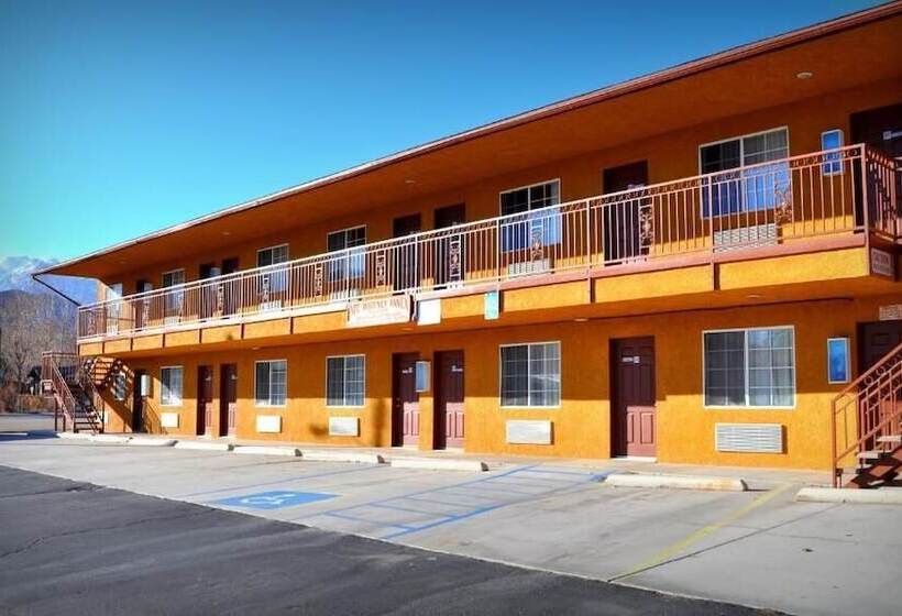 Mount Whitney Motel