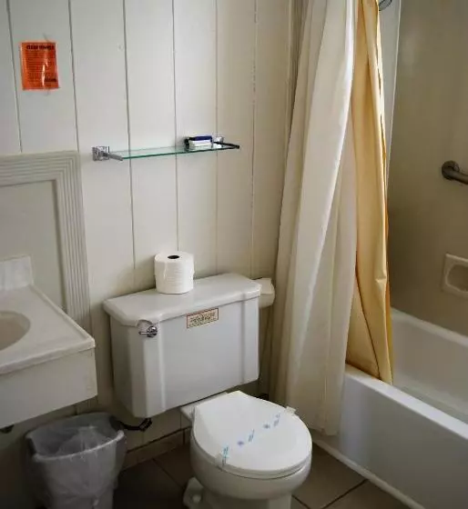 Redwood Motel