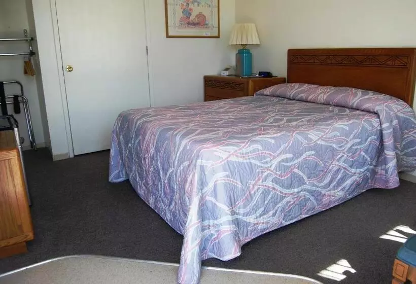 Redwood Motel