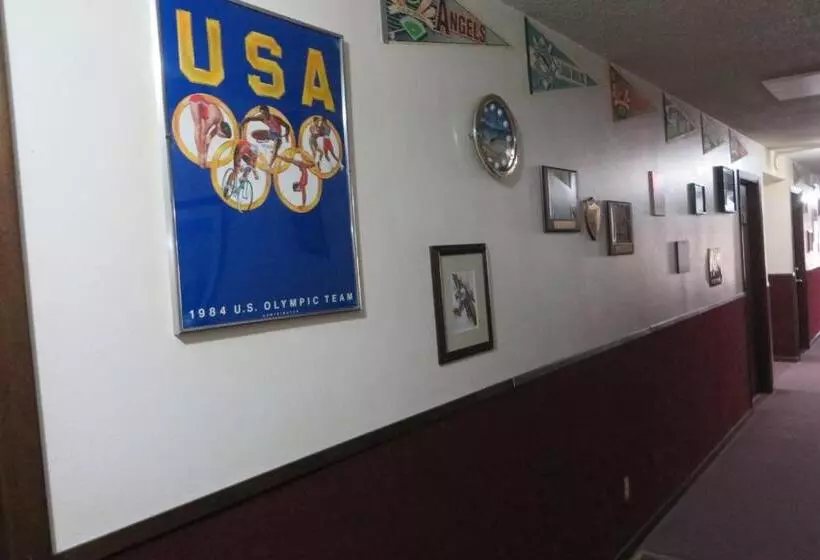 Sports Club Motel