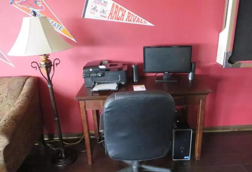 Sports Club Motel