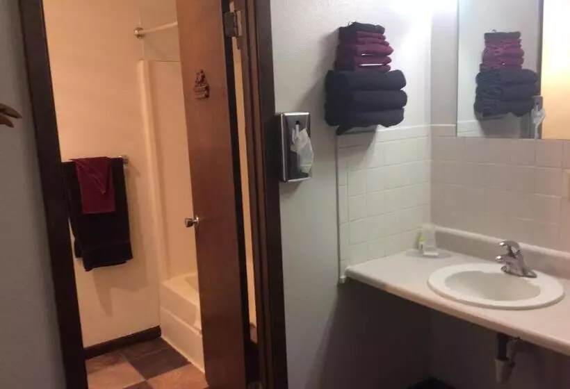 Sports Club Motel
